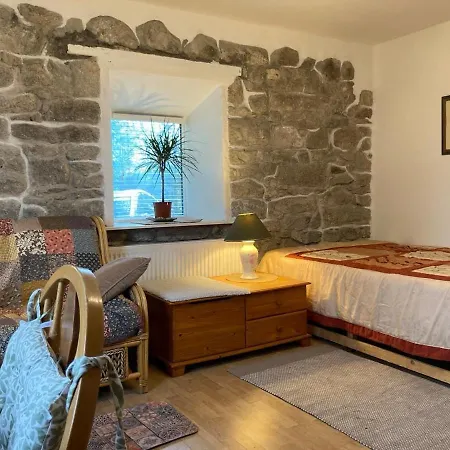 Oak Forest Apartment *