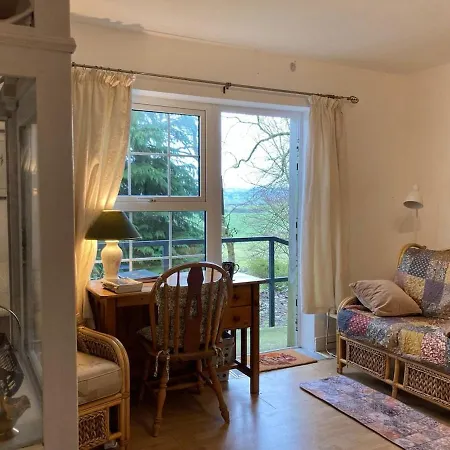 Oak Forest Apartament *